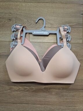 Essentials Seamless Push-Up Bra in Nude and Blush